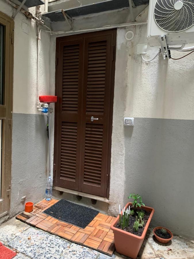 La Casetta Ai Gradoni Di Chiaia Naples Exterior photo